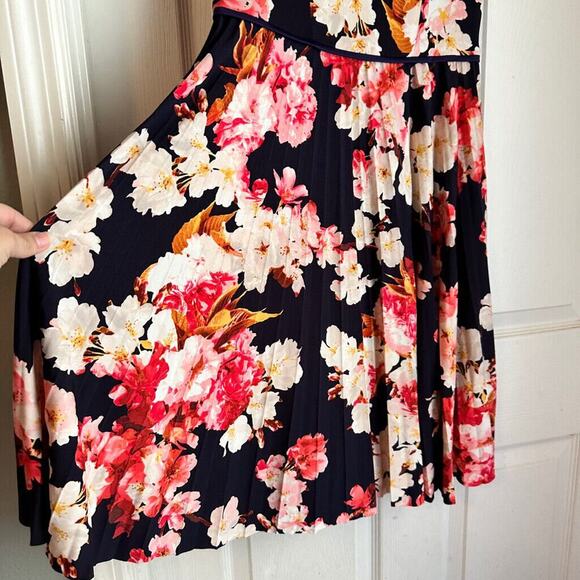 Maggy London Blue Floral Pleated Knee Length Dress Size 4 - Picture 2 of 6